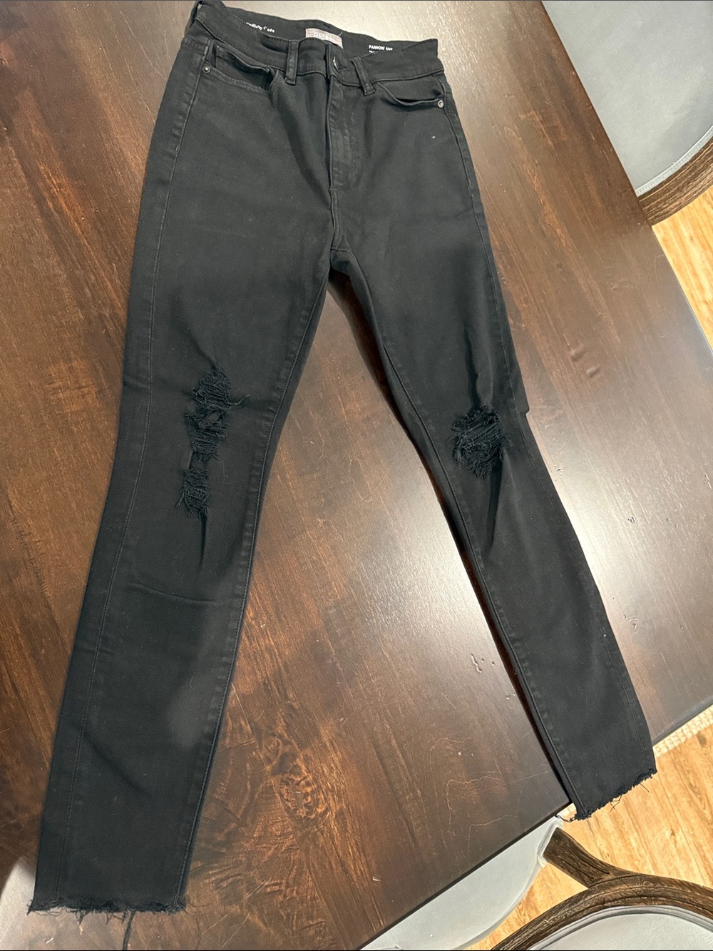 DL1961 Women's Black Ripped Skinny Jeans Size 25
